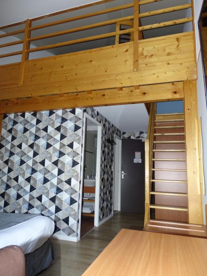 Logis Hotel Les 3 Marchands Bressuire Eksteriør bilde