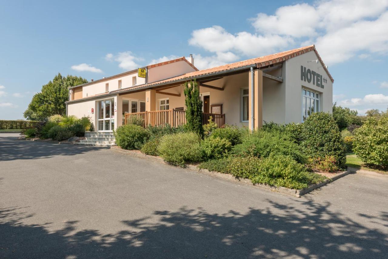 Logis Hotel Les 3 Marchands Bressuire Eksteriør bilde